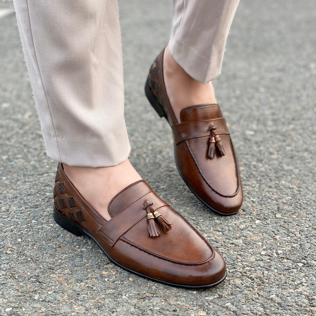 THE ALTONA TUSSEL BROWN- 2418 Secondary image